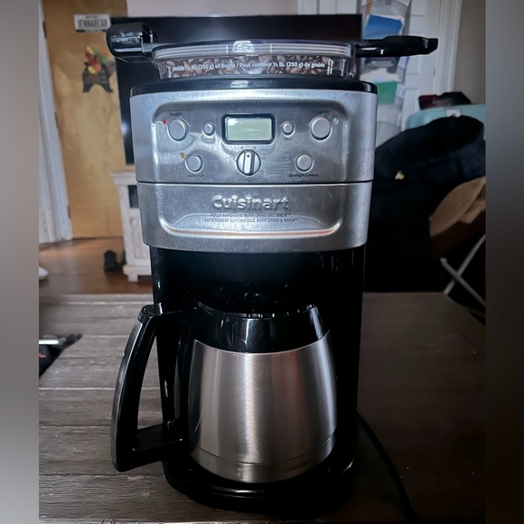 Cuisinart Coffee Maker DGB-900BC Grind and Brew 12 Cups Chrome - Picture 1 of 7